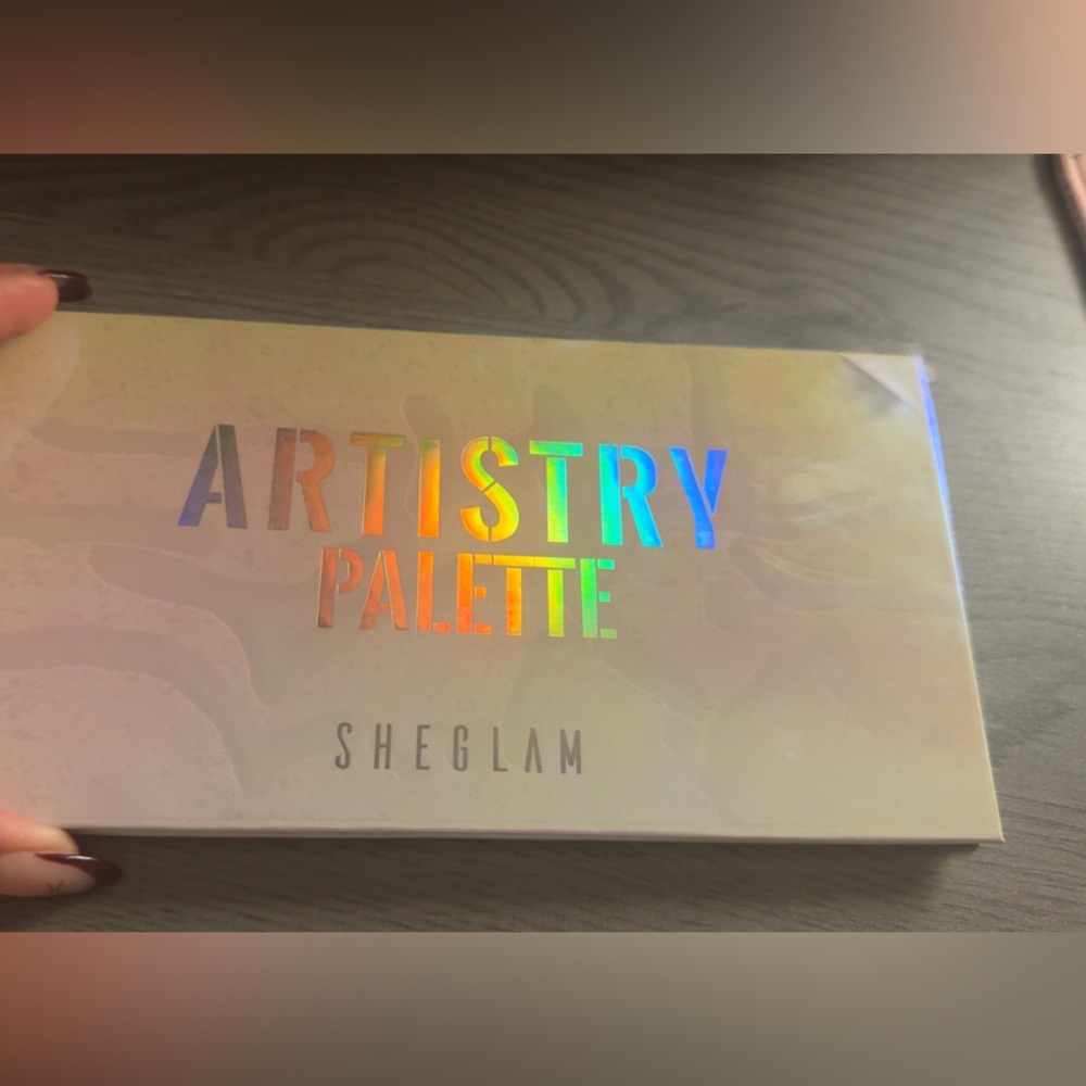 SheGlam Artistry Palette - Colorful Eyeshadow Set